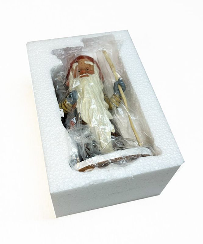 Midthun-nisse med stav