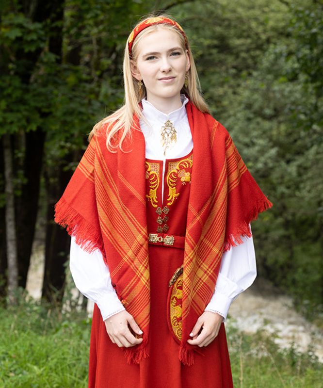 Bunadsjal  Romerike rød